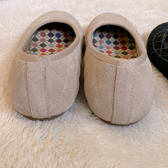 3/$60 Bundle of 2 Quilted Cream and Suede Black Slip On Flats - Picture 9 of 16